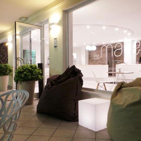 Hotel Aria Di Mare - Bed & Brunch In Centro A Riccione Eksteriør billede